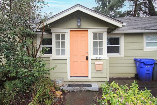 Photo - 5325 N Fessenden St