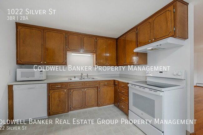 Photo - 1022 Silver St