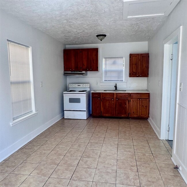 Photo - 116 E Jack Ave Unit 1/2