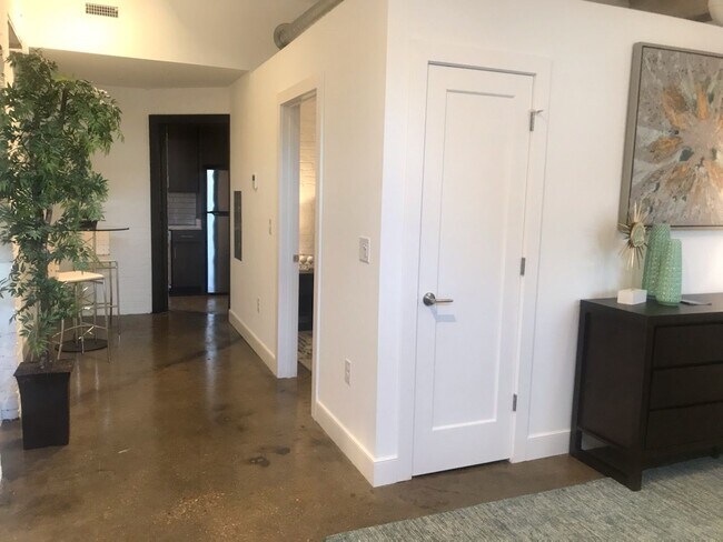 Photo - Landmark at Marshall Broad