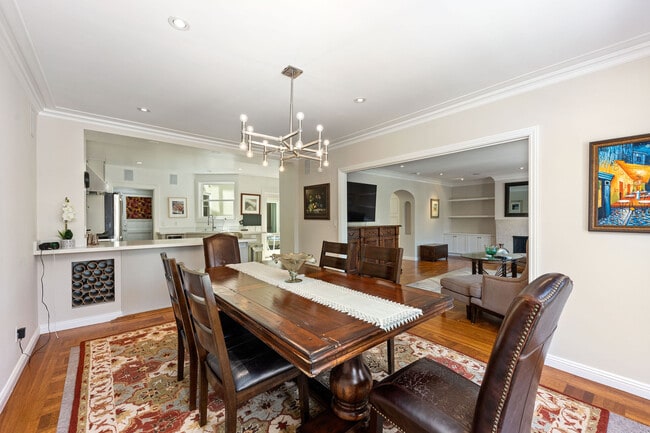 Photo - 2255 Beach St