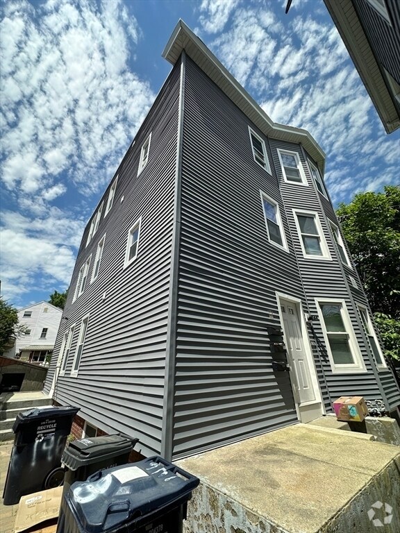 Building Photo - 146 Webster Ave Unit 2 Rental