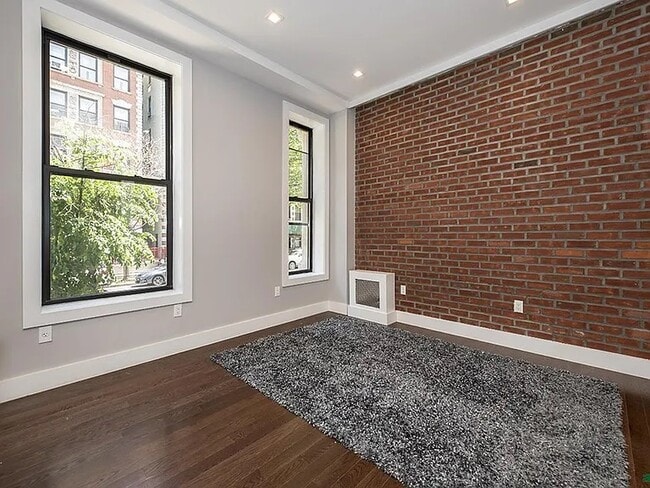 Photo - 417 Manhattan Ave Unit 3