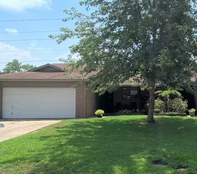 305 W Quantico St Rental For Rent in Broken Arrow, OK