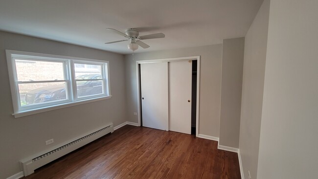Bedroom 1 - 4644 N Sayre Ave Unit 1