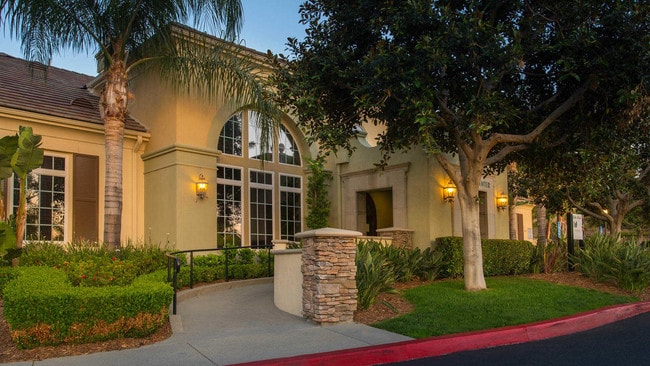 Bella Vista At Warner Ridge Apartments en el centro de arrendamiento - Bella Vista At Warner Ridge