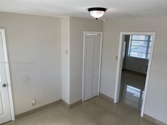 Photo - 724 NE 6th St Unidad 2