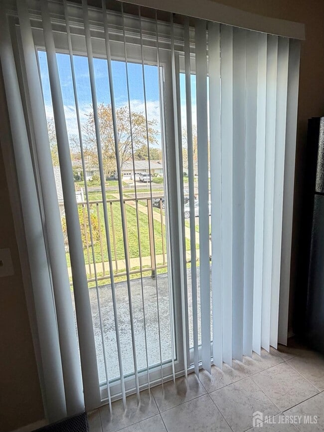 Photo - 808 Sewell Rd