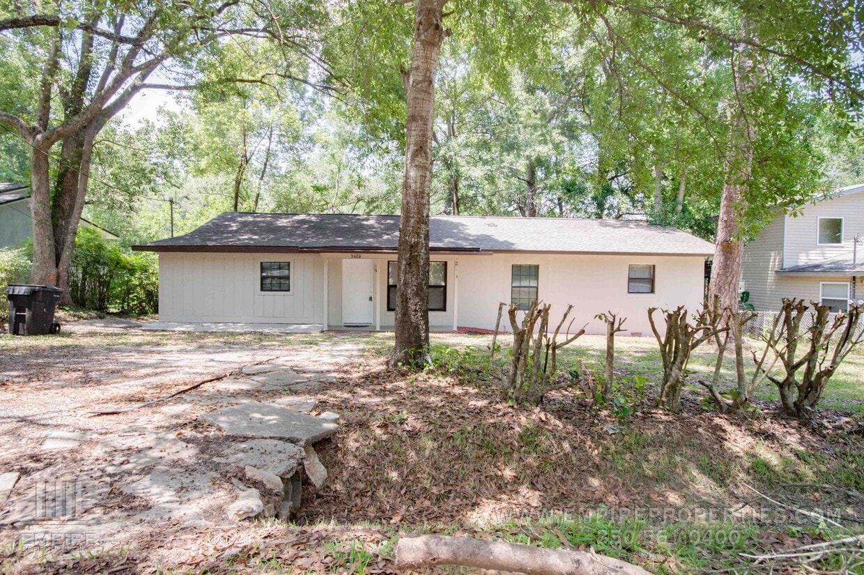 Newly renovated home off Apalachee Parkway - Newly renovated home off Apalachee Parkway