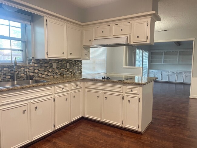 Photo - 11310 Meadow Lake Dr