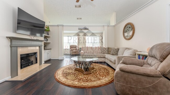 Photo - 22 Oakwood Dr