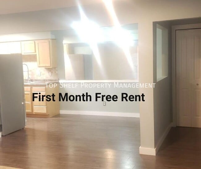 Building Photo - 9513 University Ave Unit 8