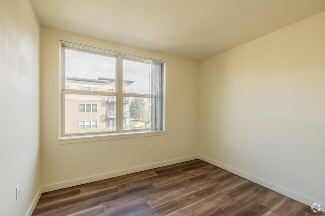 2BR, 1BA - 807SF - Primary Bedroom