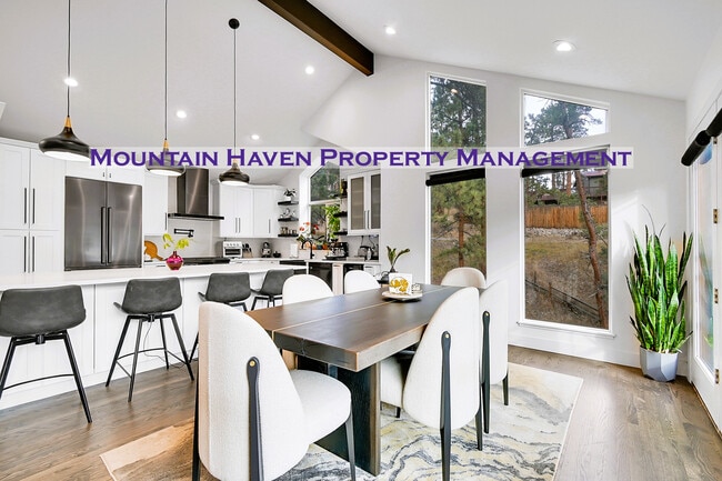 Building Photo - 28384 Kinnikinick Rd