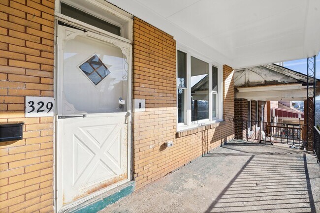 Photo - 3 Bed/1 Bath Home - Central AC, 2nd Floor Laundry - Available September 10th!