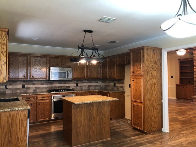 Photo - Corner Lot close to Barksdale Airforce Base with Bonus Room in back yard..