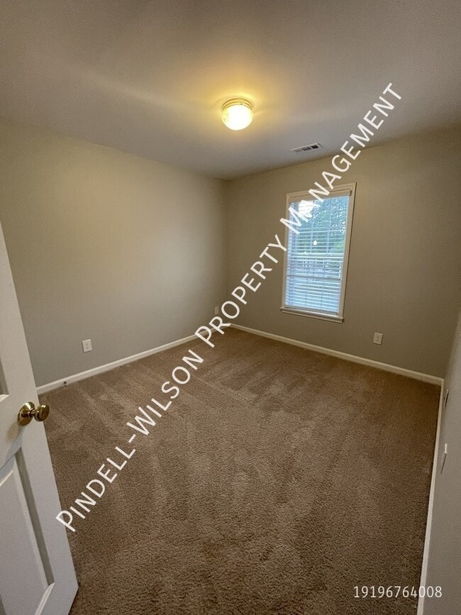 Photo - 207 Highgate Cir