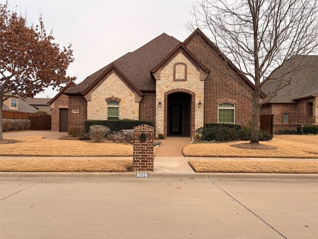 Building Photo - 8116 Canyon Oak Dr