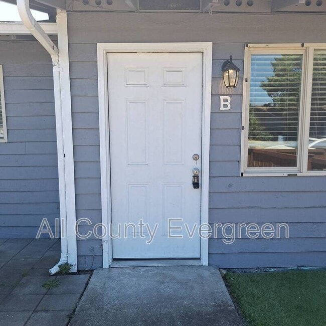 Photo - 420 23rd St SE Unidad B Rental