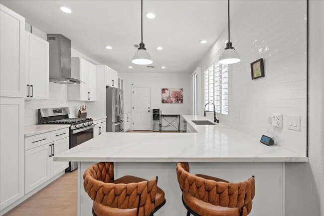 Photo - Fully Furnished, Modern 3 Bedroom Home in ...
