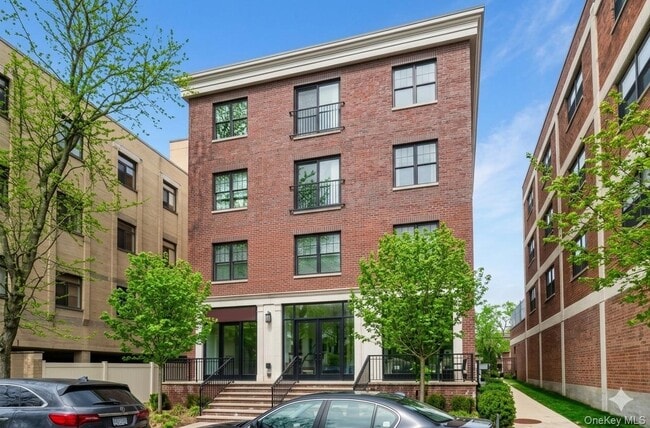 Building Photo - 30 Elm Pl Unit 2A