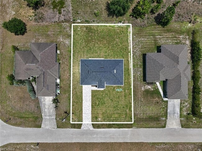 Photo - 1213 Dodwin St E