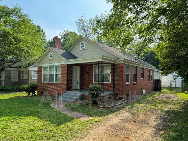 Photo - 585 Morningview Dr House