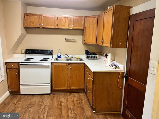 Photo - 196 Church St