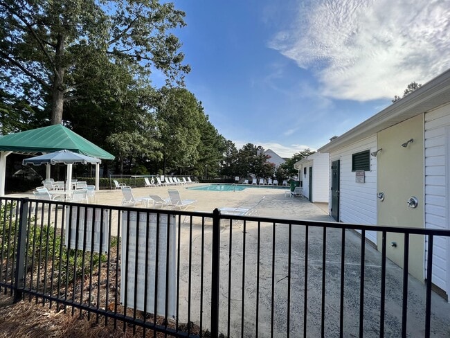 Building Photo - 8433 Southgate Commons Dr