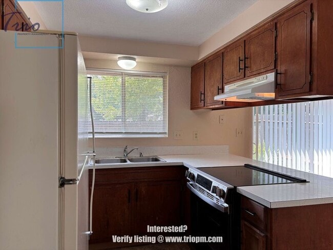 Photo - 1010 Satre St
