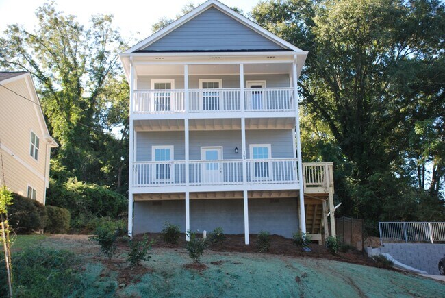 Building Photo - 162 Strickland Ave Unit 162 Strickland Avenue