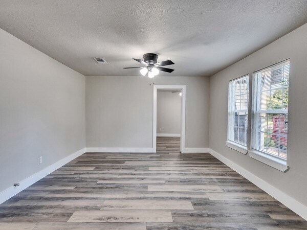 Photo - 2017 Bellview St