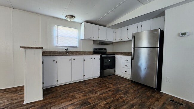 Photo - 132 Littleton St