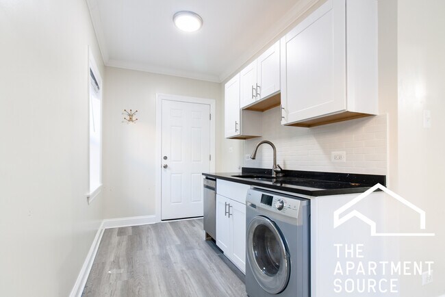 Photo - 837.5 W Cornelia Ave Unidad 3S