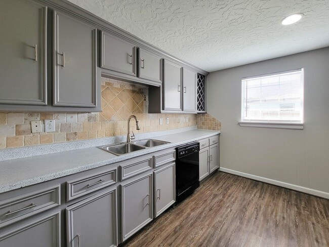 Building Photo - 3416 Europa St