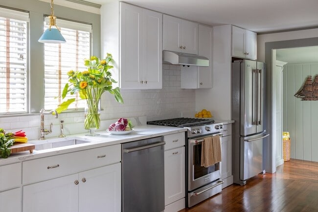 Photo - 77 Sparks Ave