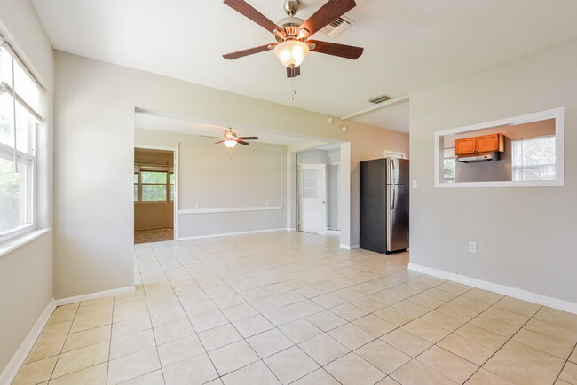 Photo - 321 W Dicie Ave Casa