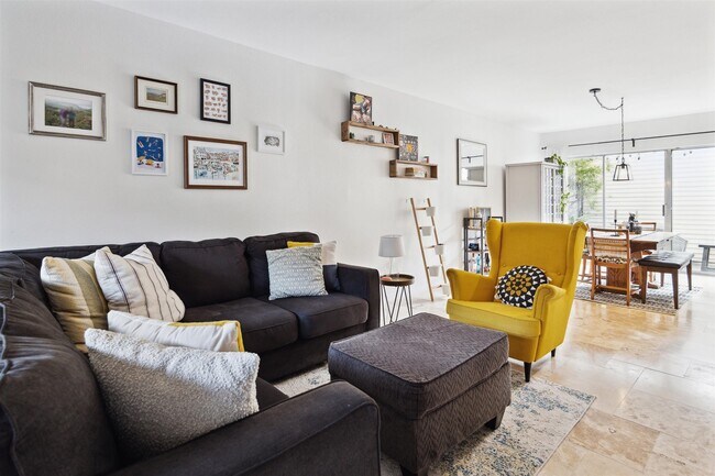 2074 Augusta Dr Unit 6/47