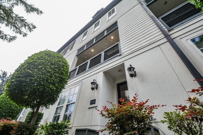 Photo - 2960 Rusk St