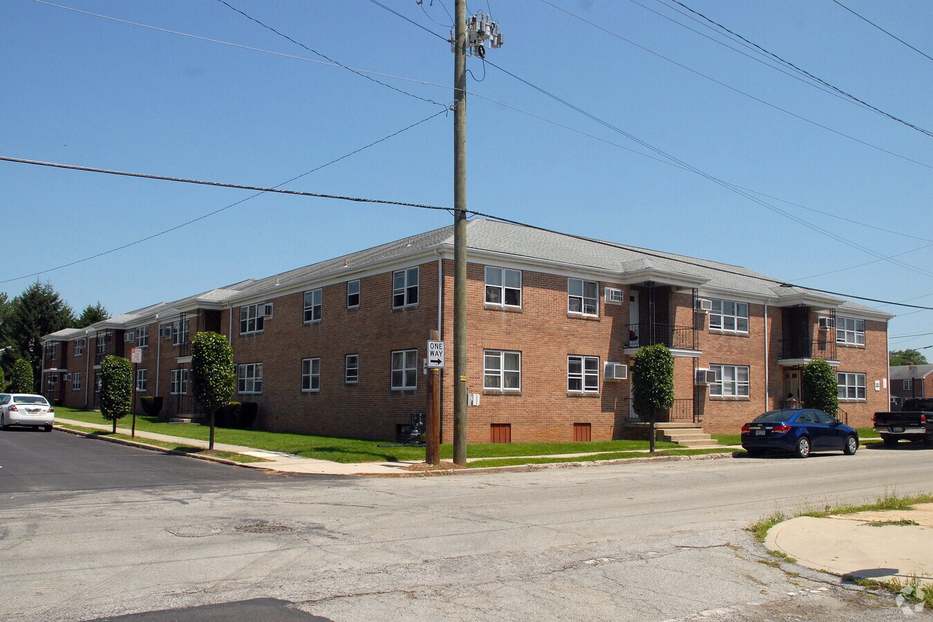 Hartwell Apartments - Hartwell Apartments