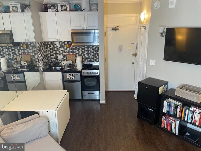 4242 East-West Hwy Unidad 1103