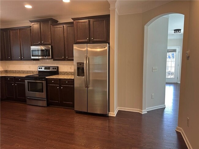 Photo - 403 Village View