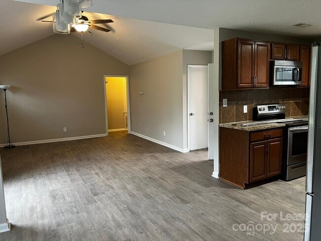 Photo - 4521 Regal Oaks Rd