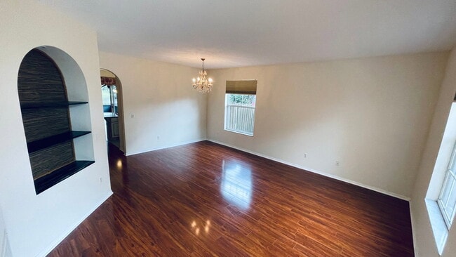 Photo - 500 Lakescape Ct