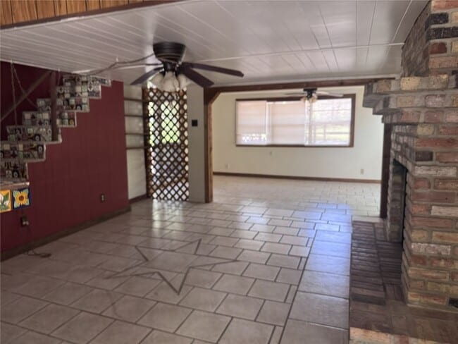 Photo - 16477 Piper Ln