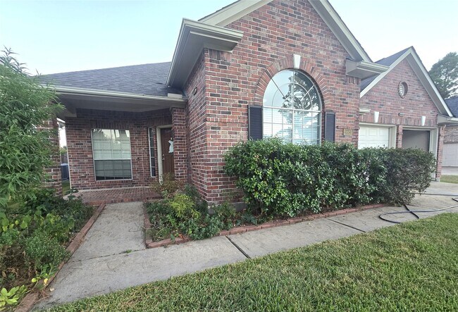 Photo - 15523 Clear Valley Dr