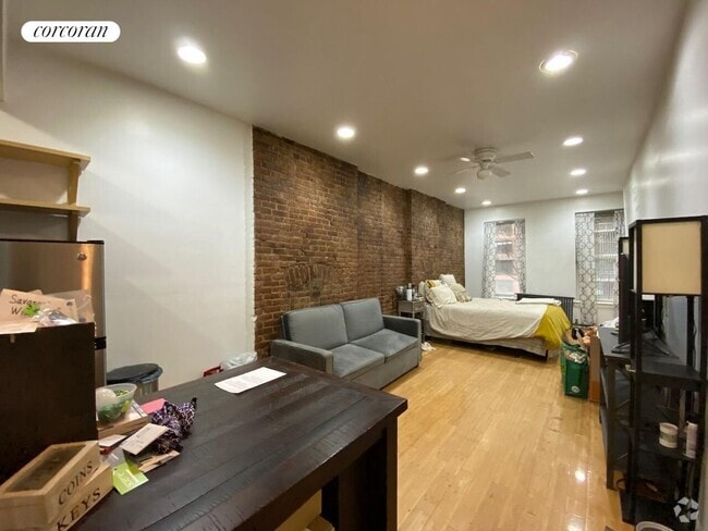 Building Photo - 13 W 100th St Rental