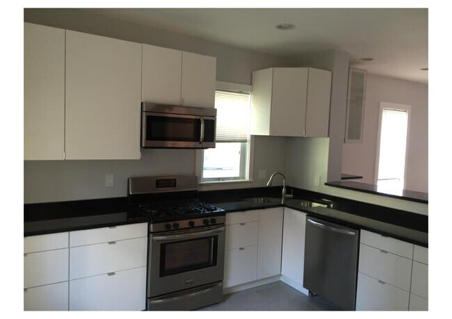Building Photo - 278 Cypress St Unit 3 Rental