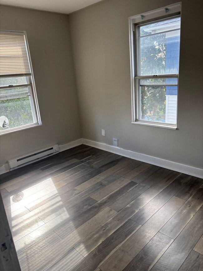 Photo - Charming 3-Bedroom Twin Home for Rent in L...