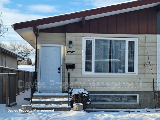 Photo - 12012-12088 88 St